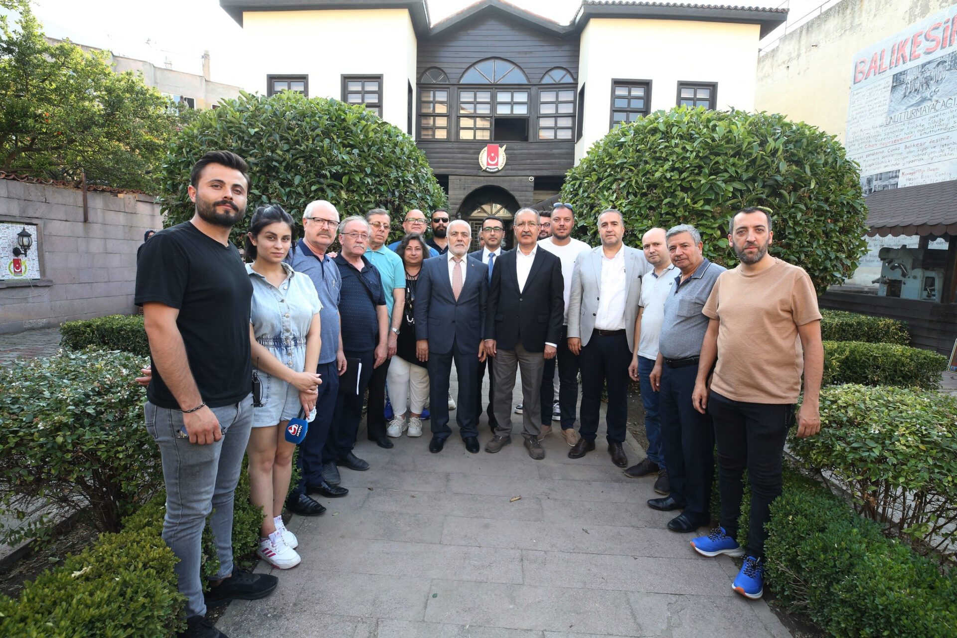 BİK MÜDÜRÜ ERKILINÇ  BALIKESİRLİ GAZETECİLERLE BULUŞTU