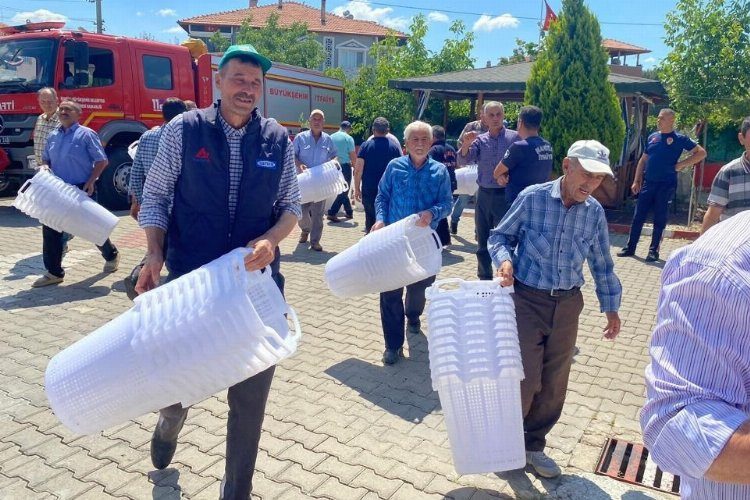 Manisa’dan üreticiye 100 bin sepet desteği