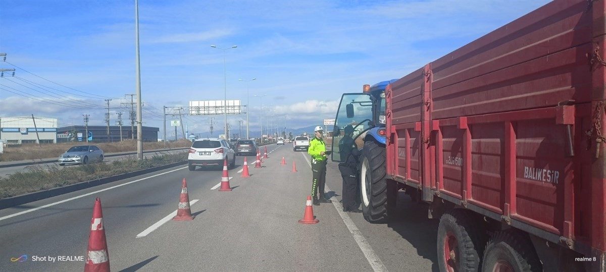 Balıkesir’de kural tanımaz sürücülere ceza yağdı