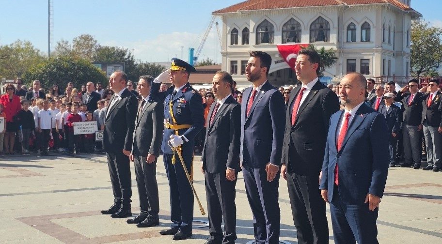 Bandırma’da Cumhuriyet Bayramı kutlamaları başladı