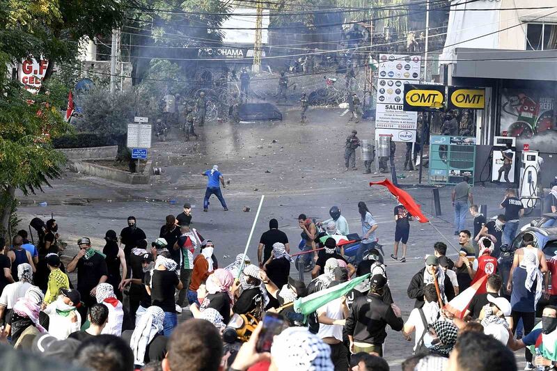 Lübnan polisi, ABD Büyükelçiliği önündeki protestoya müdahale etti