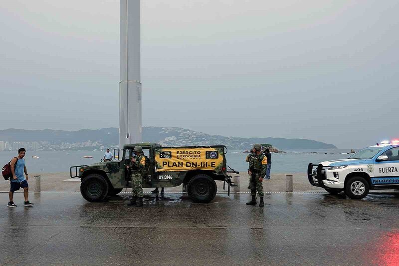 Otis Kasırgası’nın vurduğu Meksika’da 27 kişi öldü