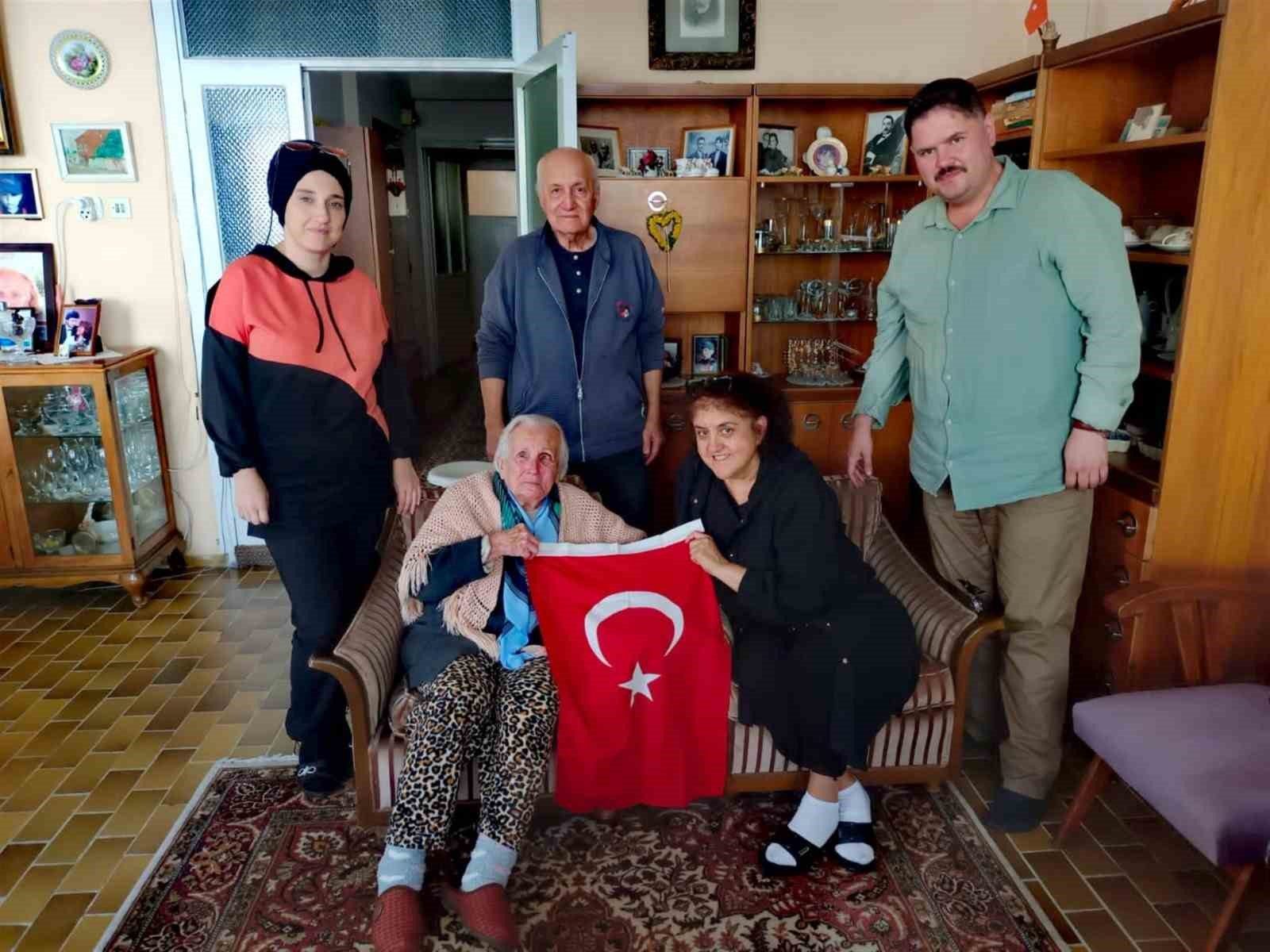 Şehre Vefa Meclisi’nden Cumhuriyet’le yaşıt ulu çınarlara vefa