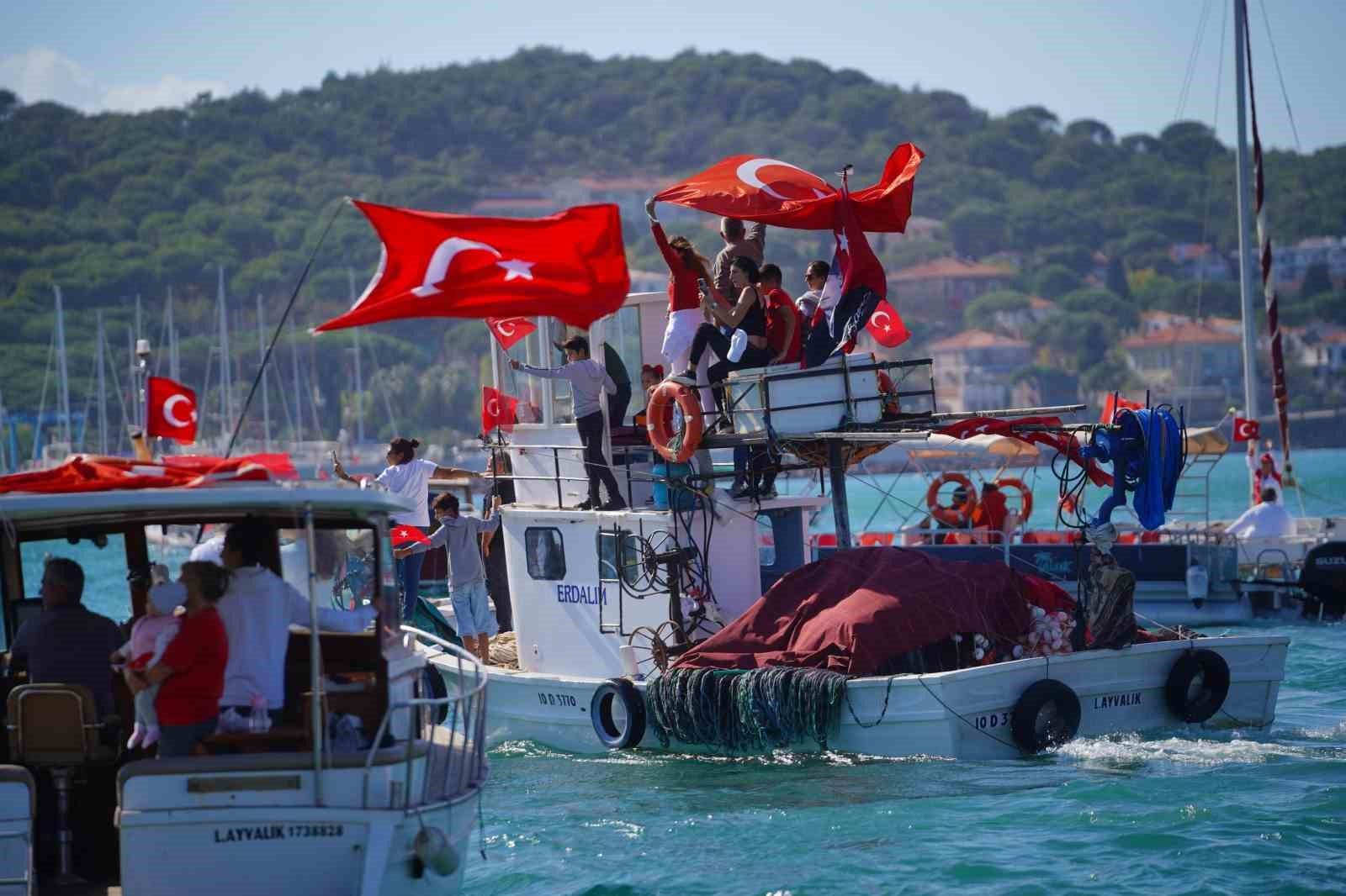 Teknelerin Cumhuriyet korteji büyük ilgi gördü