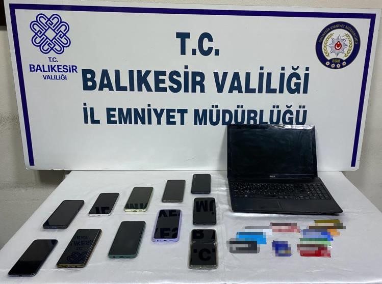 BALIKESİR POLİSİ, VATANDAŞLARI BANKA