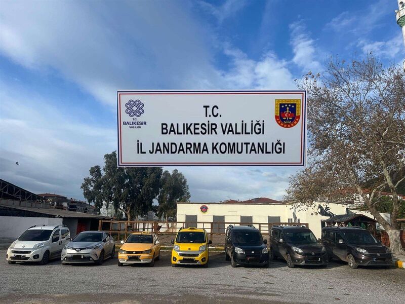 7 İNSAN KAÇAKÇISI ENSELENDİ!