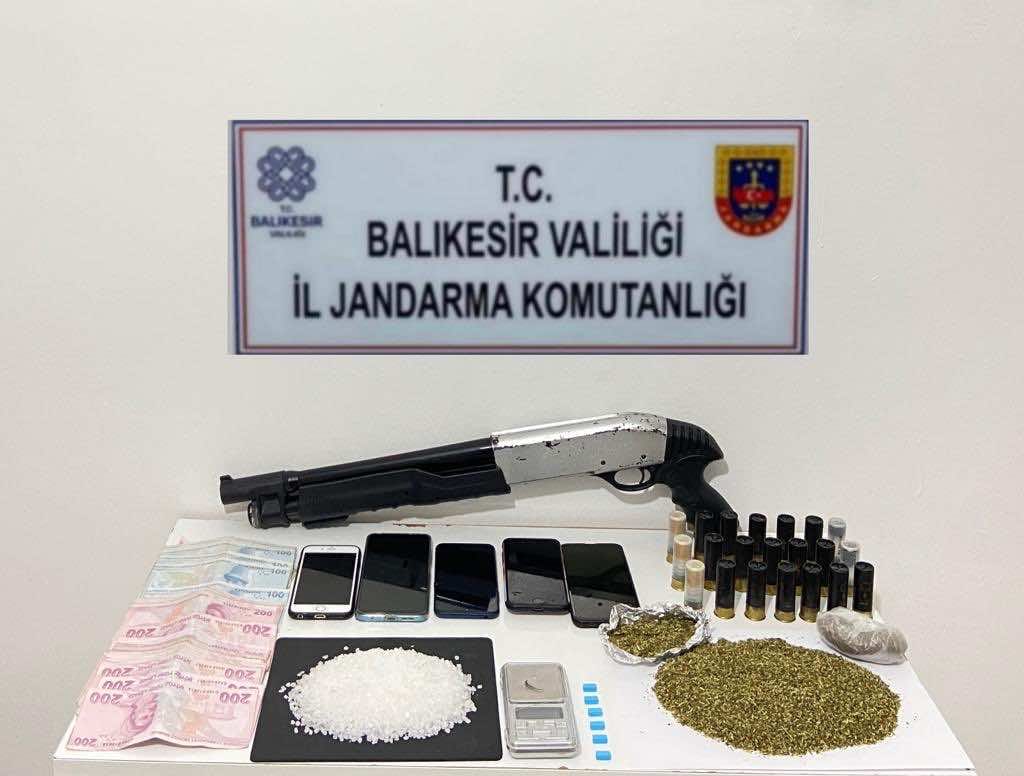 JANDARMA UYUŞTURUCUYLA MÜCADELEDE KARARLI!