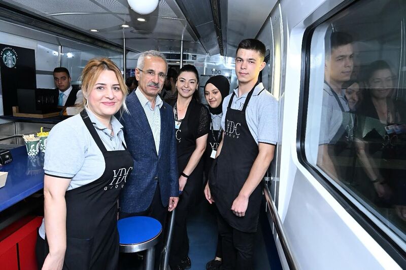 YÜKSEK HIZLI TREN İLE SEYAHATTE REKOR ARTIŞ YAŞANDI