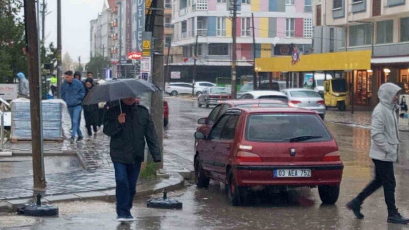 Afyonkarahisar’da sağanak yağış etkili oldu