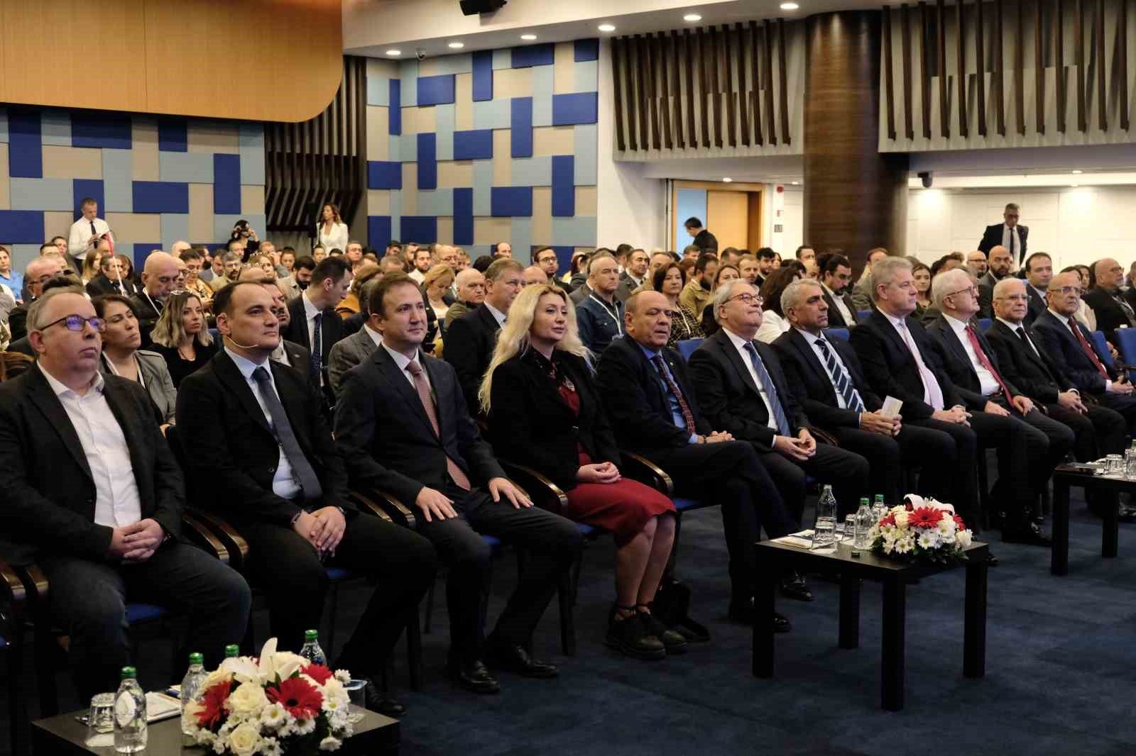 Akıllı KOBİ İzmir Dijital Dönüşüm Konferansı’na yoğun ilgi