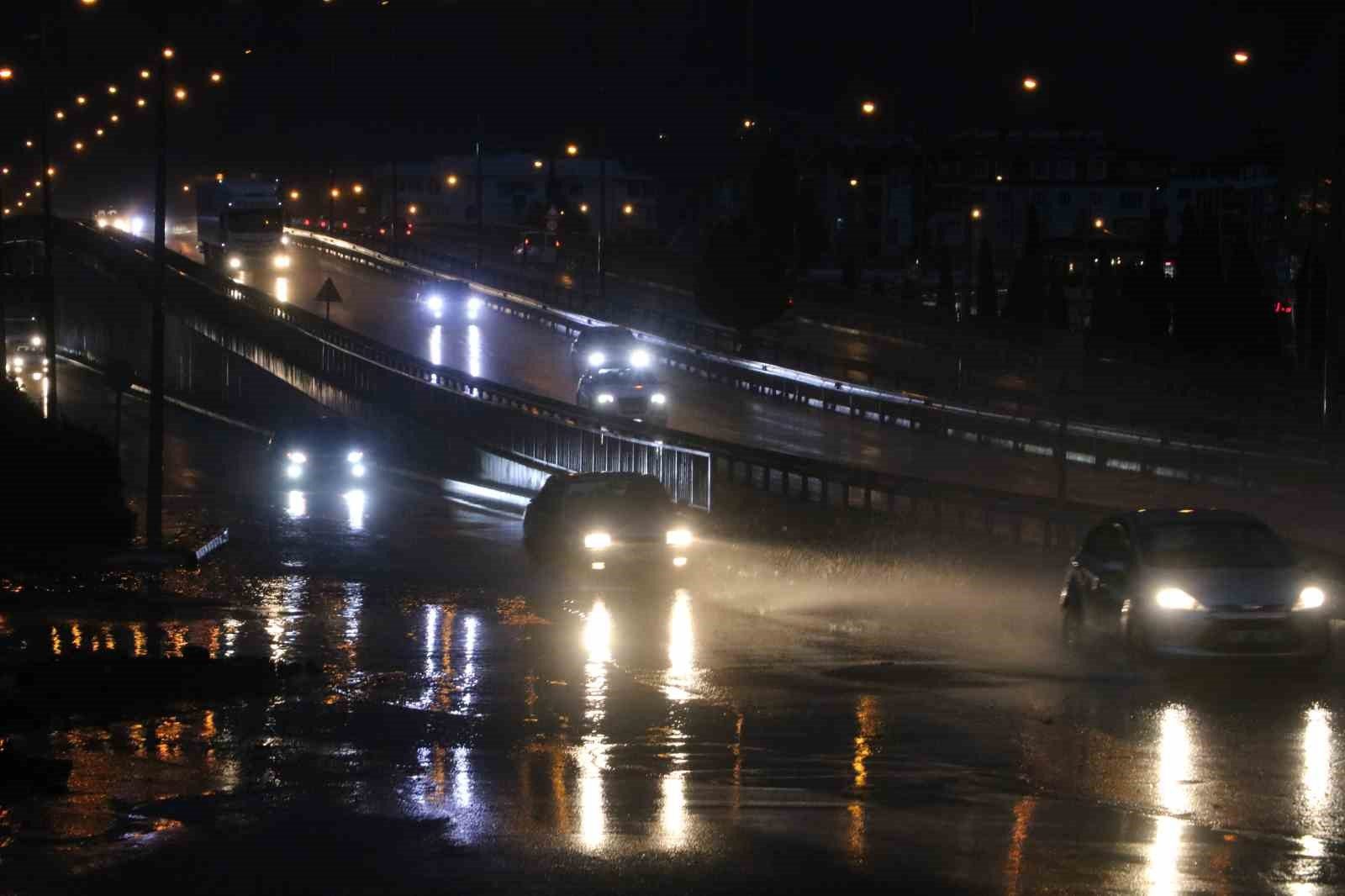 Antakya’da yağışlı hava etkisini sürdürüyor