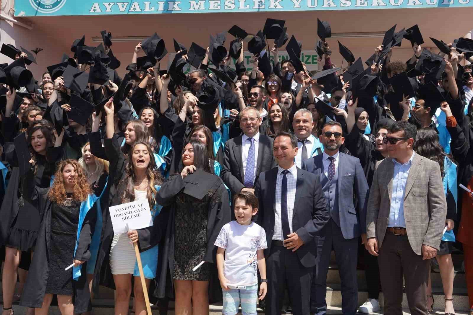 Ayvalıklı 130 eğitim fidanına burs