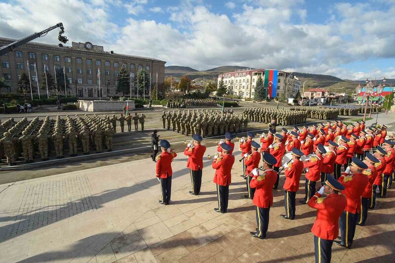 Azerbaycan ordusundan Hankendi’de gövde gösterisi