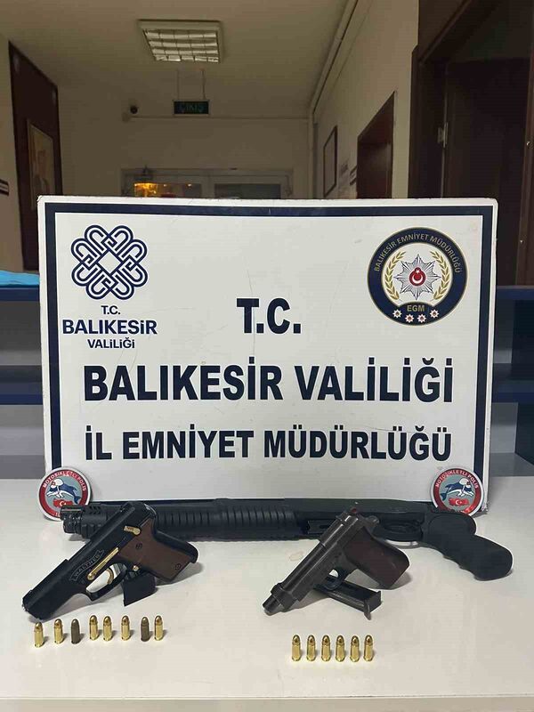 Balıkesir’de polis 11 aranan şahsı yakaladı