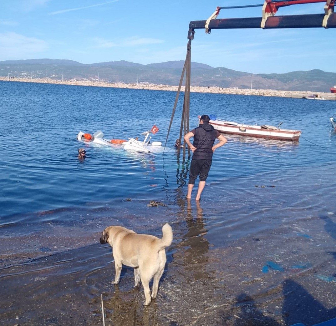 Bandırma’da çıkan fırtına tekneleri alabora etti