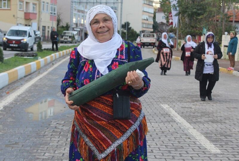 Böyle bir maraton görülmedi, temsili top mermileri ile koştular