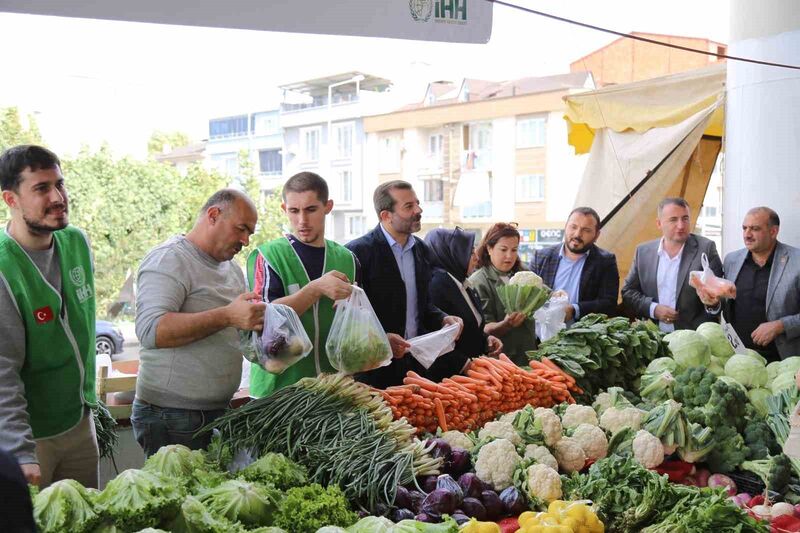 Bursa’da bu tezgahın geliri Gazze’ye bağışlandı