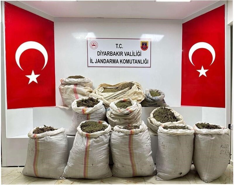 Diyarbakır’da 296 kilo uyuşturucu ele geçirildi