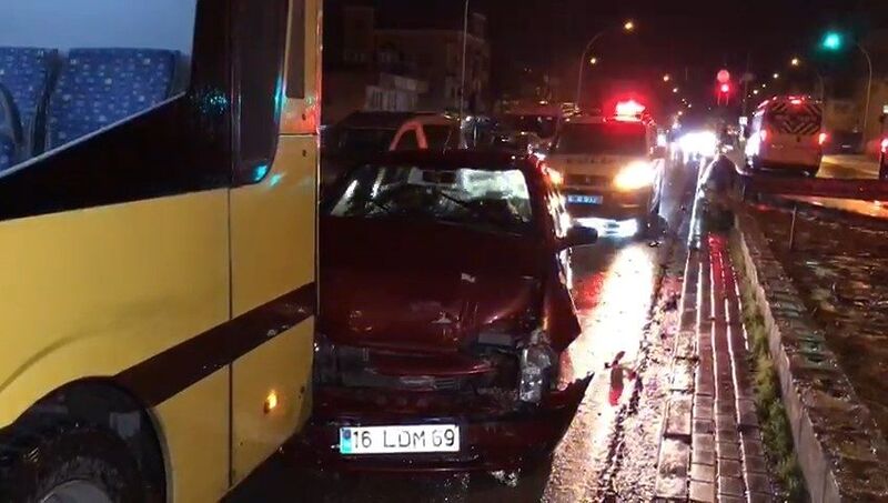 BURSA’DA BELEDİYE OTOBÜSÜ KAZASI