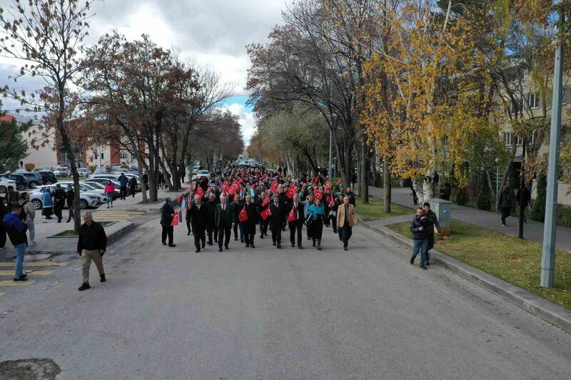 Erzurum’da öğrenci ve akademisyenler Filistin için yürüdü