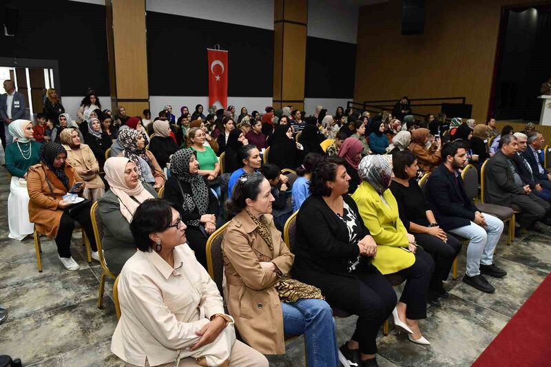 Esenyurt’ta Üreten Kadınlar Defilesi’nin bu yıl ikincisi düzenlendi