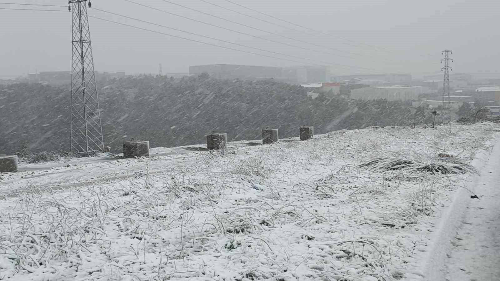 Kocaeli’nin yüksek kesimleri beyaza büründü