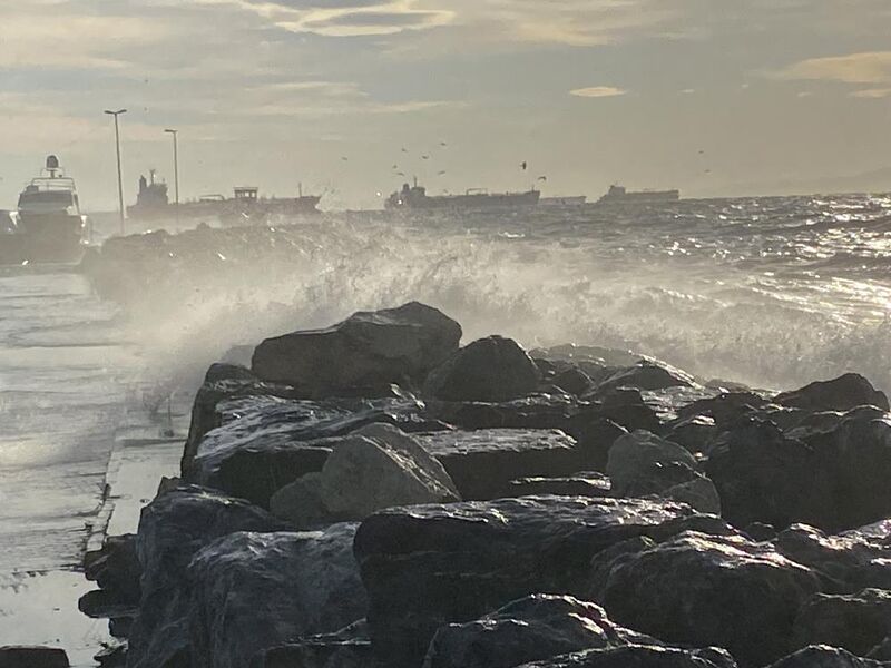 İSTANBUL’DA LODOSA DİKKAT