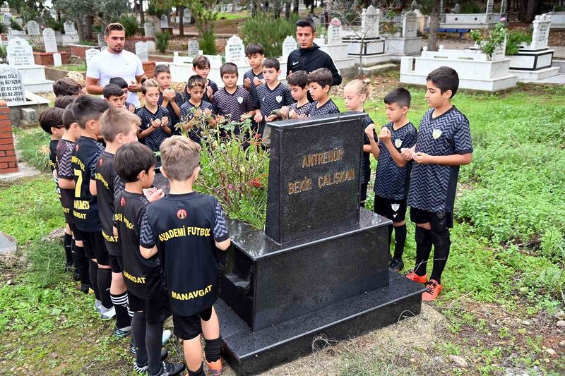 Manavgat Belediyesi’nden Bekir Çalışkan anısına futbol turnuvası