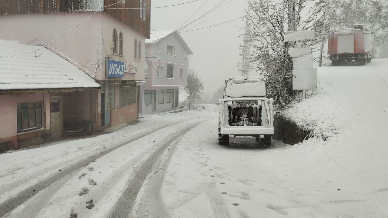 Sakarya’nın yüksek kesimleri beyaza büründü