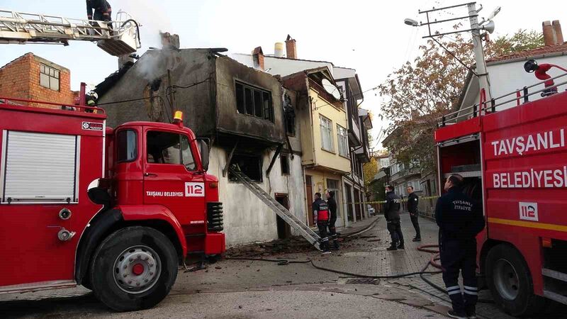 Tavşanlı’da ahşap evde çıkan yangında 1 kişi öldü