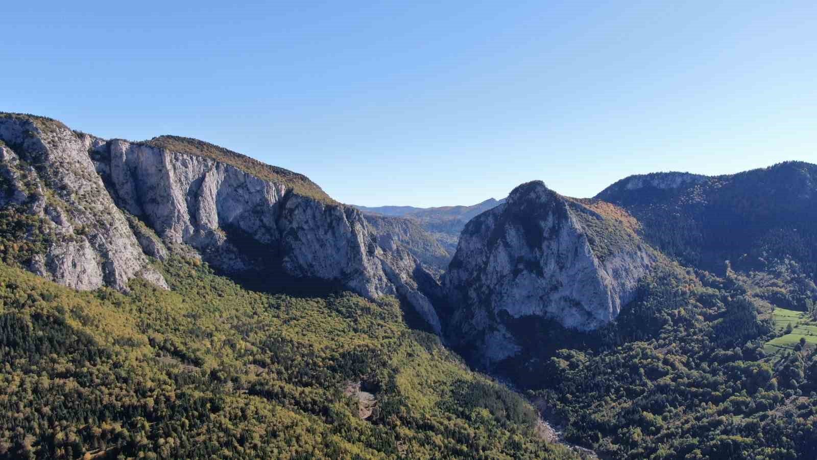 Türkiye’nin tek “Pan Parks” statüsüne sahip Küre Dağlarında mest eden sonbahar manzarası