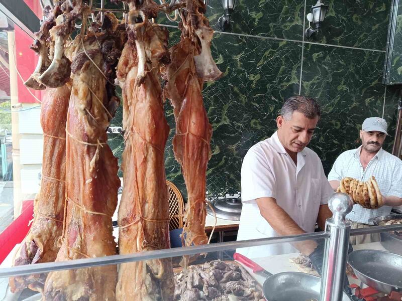 Uykuyu bölen lezzet ’büryan kebabı’