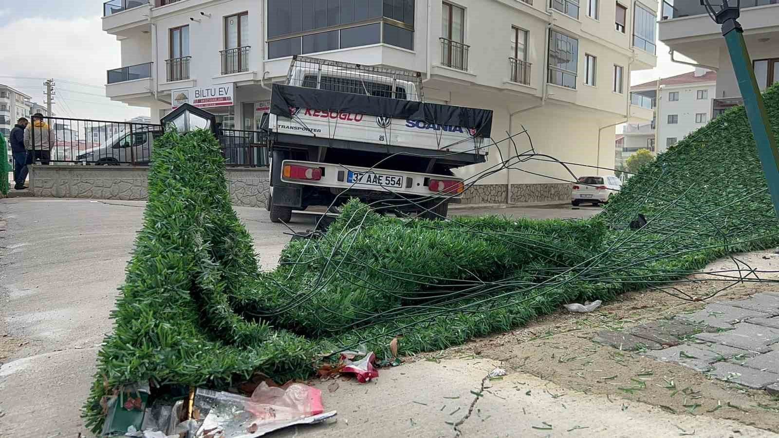 Yüksek tansiyon atağı geçiren sürücü kaza yaptı: 1 yaralı