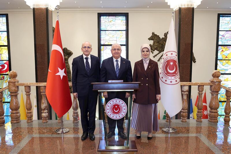 Hazine ve Maliye Bakanı Mehmet Şimşek ve Aile ve Sosyal