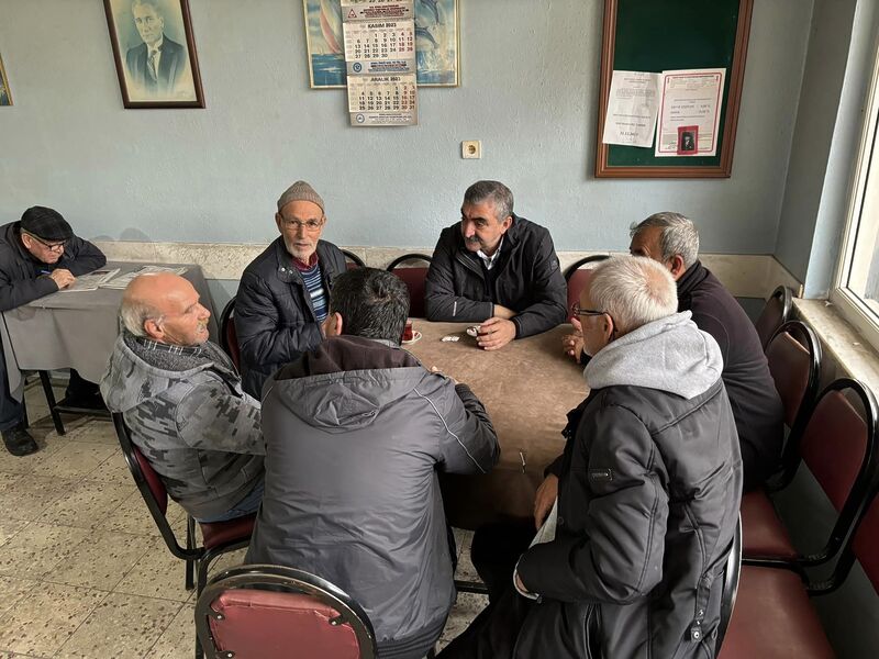 Balya Belediye Başkanı Orhan Gaga kırsal mahallelerde vatandaşlarla buluştu. 31