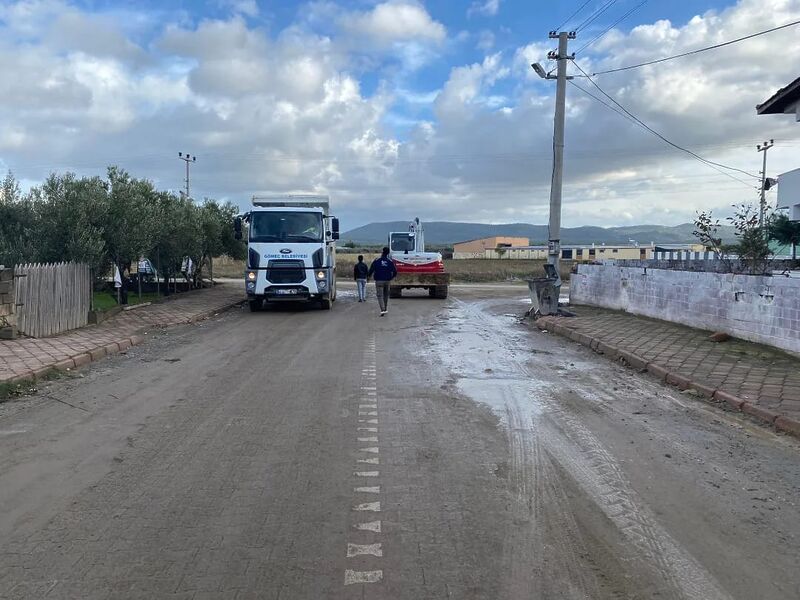 MEHMETÇİK SOKAK ARAÇ TRAFİĞİNE KAPATILDI