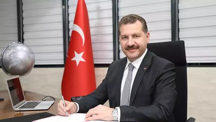 YILMAZ YENİ REKTÖRÜ TEBRİK ETTİ