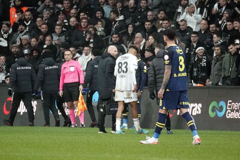 Beşiktaş, Fenerbahçe ile oynanan derbi müsabakasında sakatlanarak oyundan çıkan Gedson