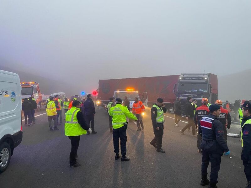 KUZEY MARMARA OTOYOLU’NDA FECİ KAZA! 11 ÖLÜ 57 YARALI