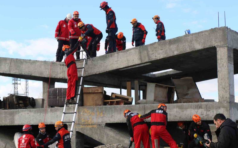 Erzincan’da Türkiye Afet Müdahale Planı (TAMP) çerçevesinde geniş çaplı senaryo