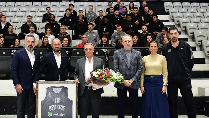 BAŞKAN ÇEBİ KADIN VE ERKEK BASKETBOL TAKIMLARI İLE BULUŞTU