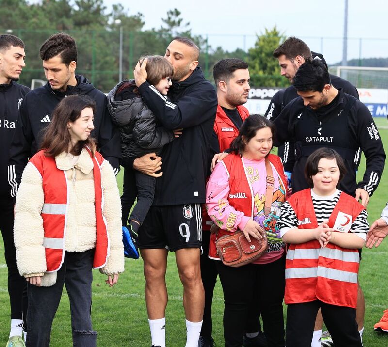 BEŞİKTAŞ ÖZEL MİSAFİRLERİNİ AĞIRLADI