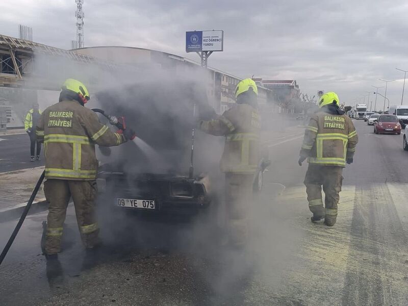 BANDIRMA’DA OTOMOBİL YANGINI