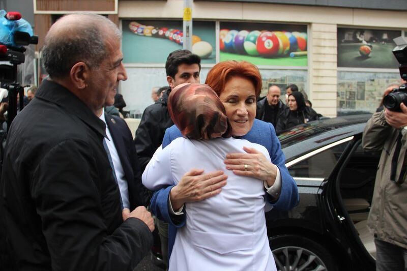 MERAL AKŞENER’DEN ŞEHİT AİLESİNE ZİYARET