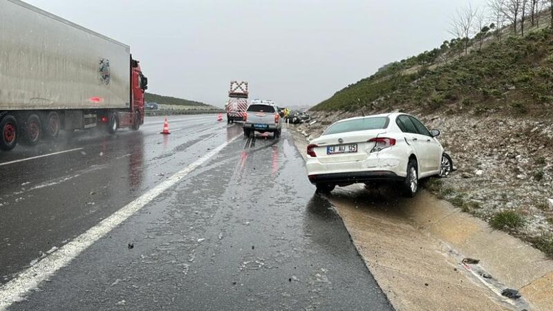 BALIKESİR’DE ZİNCİRLEME KAZA: 1 ÖLÜ