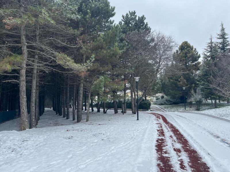 ANKARA’DA KAR YAĞIŞI ETKİLİ OLDU