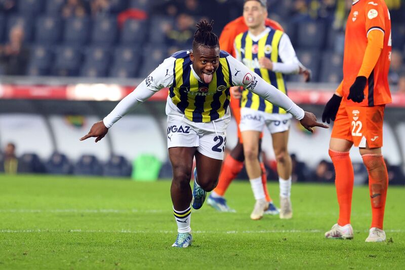 MİCHY BATSHUAYİ: “FENERBAHÇE’YE KONSANTREYİM”