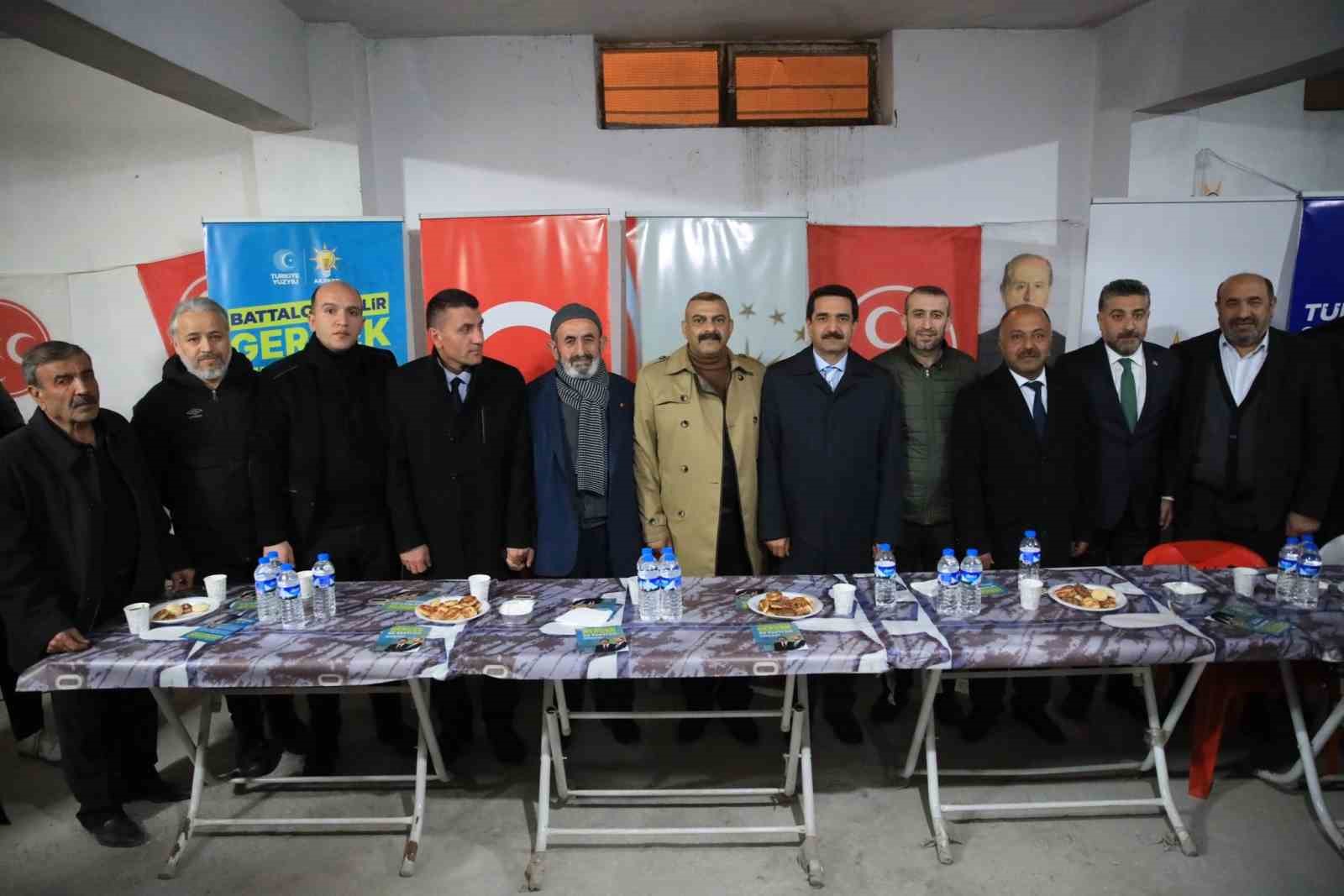 AK Parti Adayları Taşkın ve Geçit seçim çalışmalarını sürdürüyor