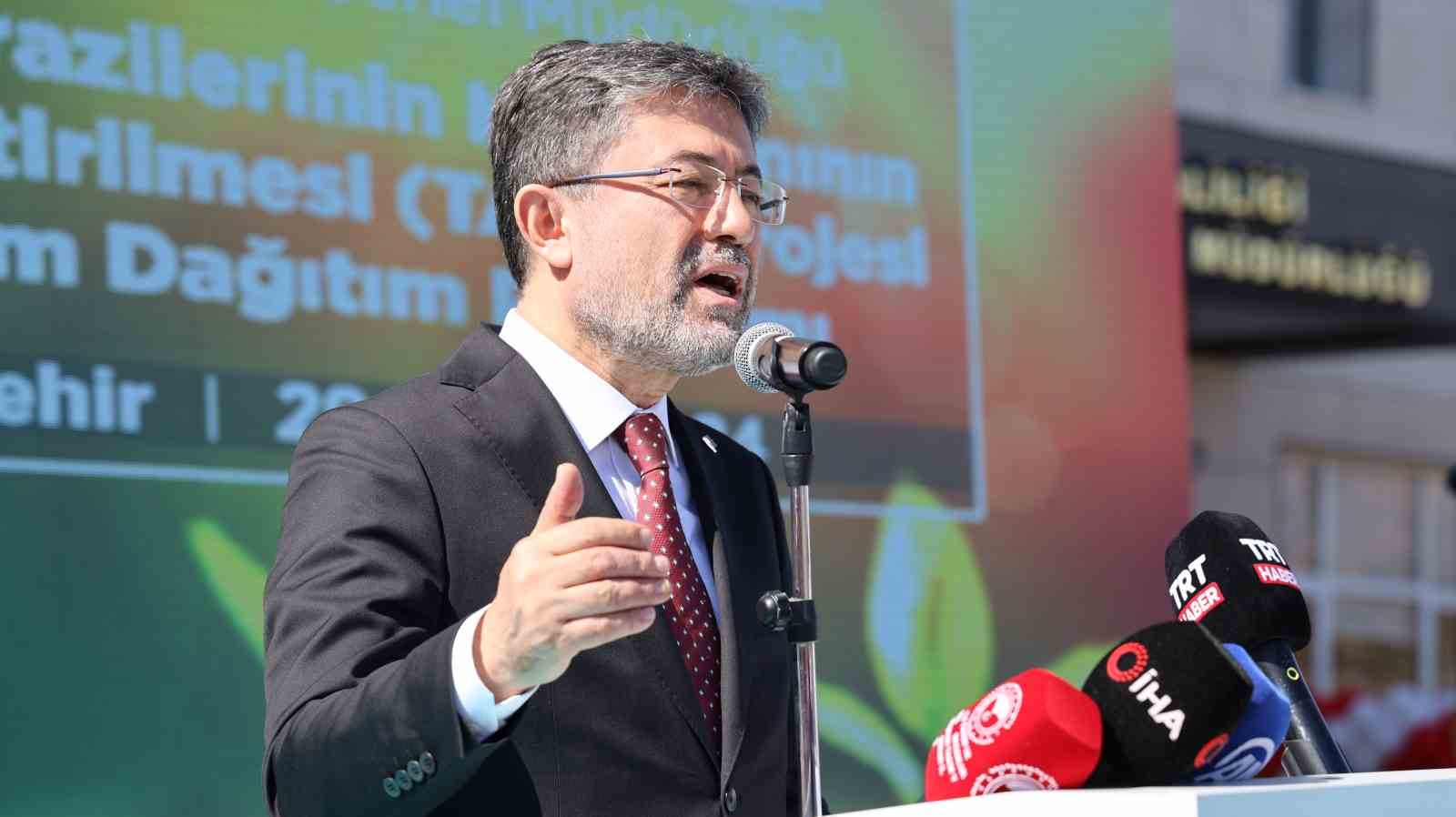 Bakan Yumaklı: “Yerli ve milli tohum için firmalar çalışıyor”