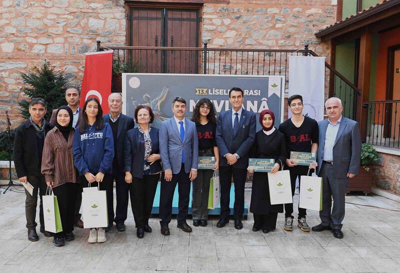 Liseliler en güzel şiirlerini Osmangazi’de okudu